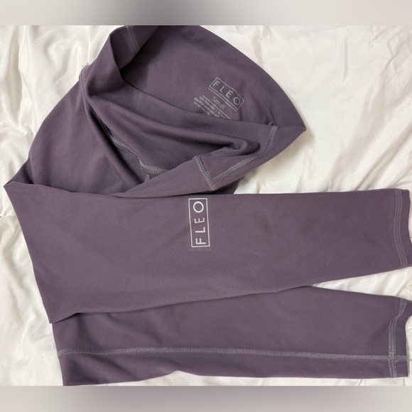 Fleo Pants - FLEO El Toro Black Plum 25” Leggings